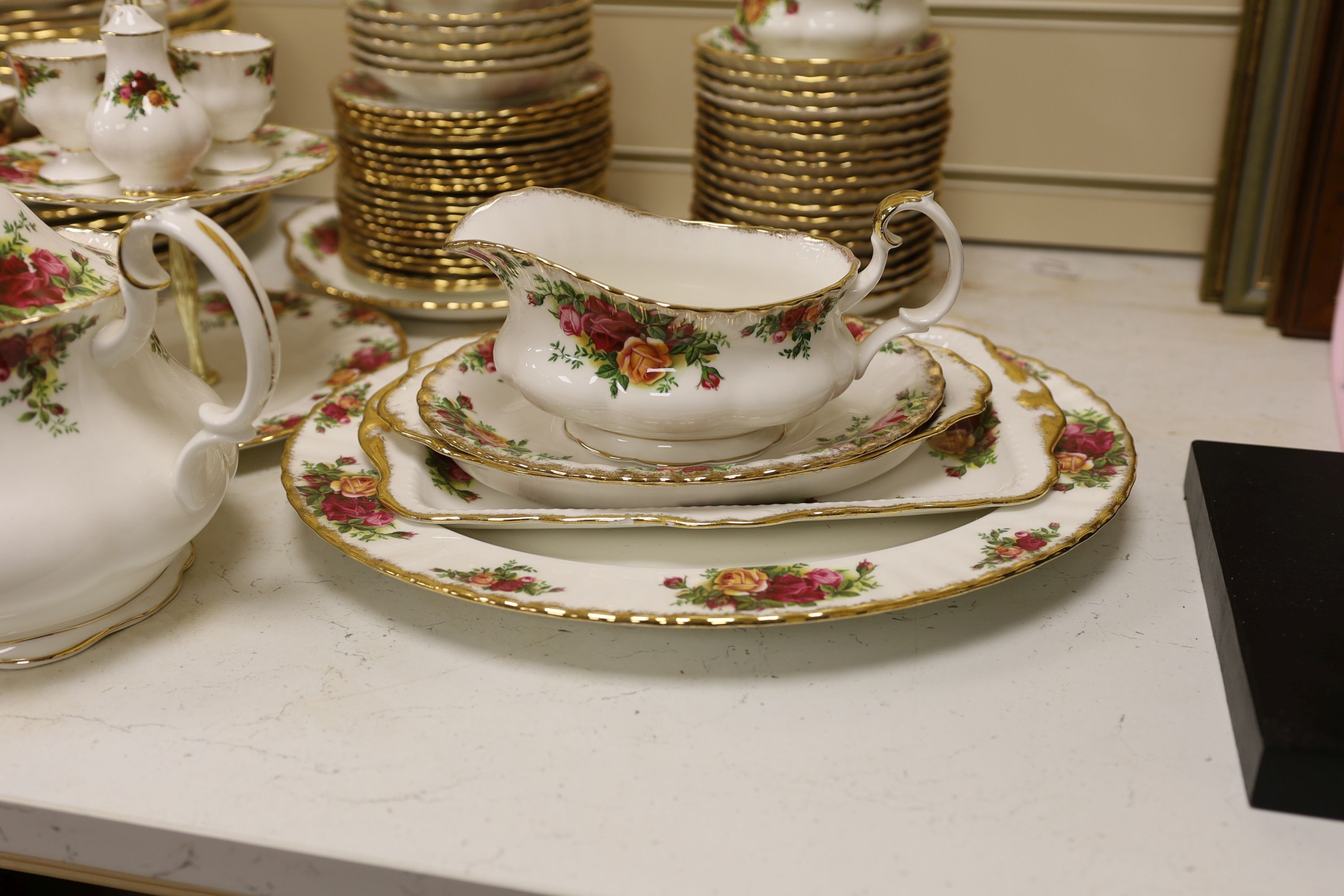 Quantity of Royal Albert 'Old Country Roses' tablewares